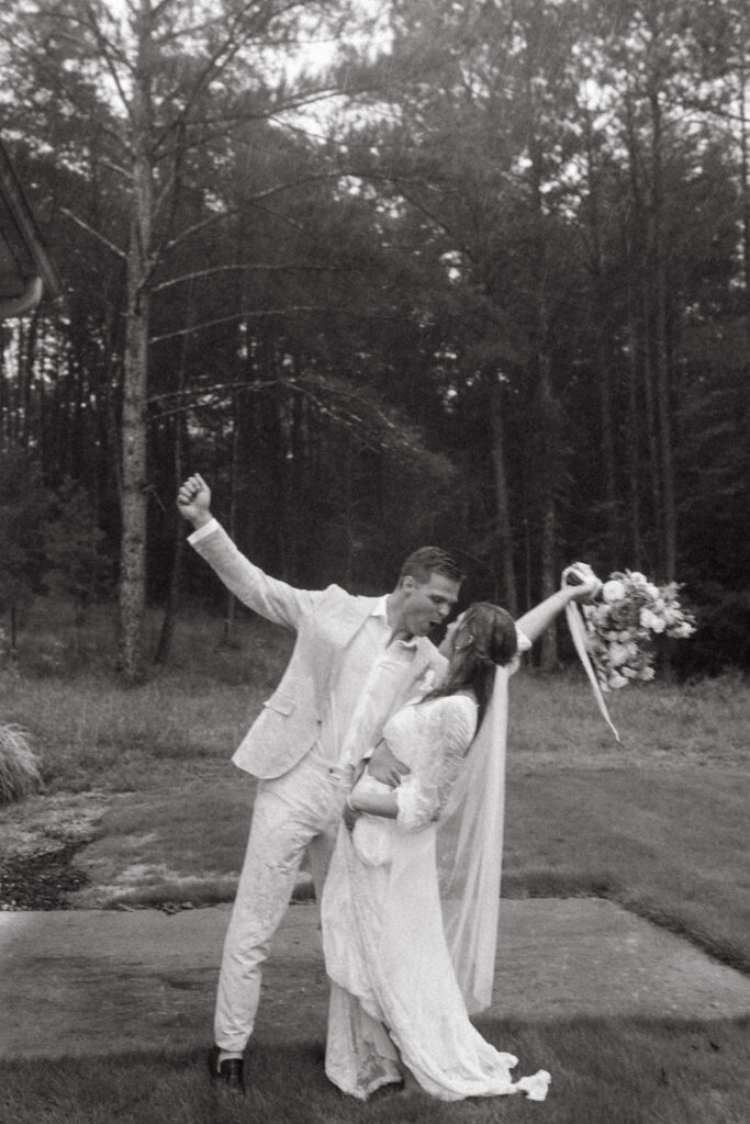 Rockhurst Farm wedding portraits in the rain