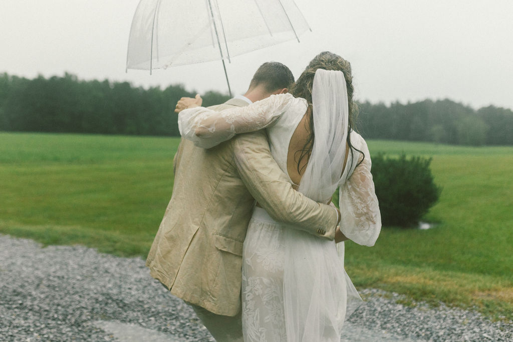 Rockhurst Farm wedding portraits in the rain