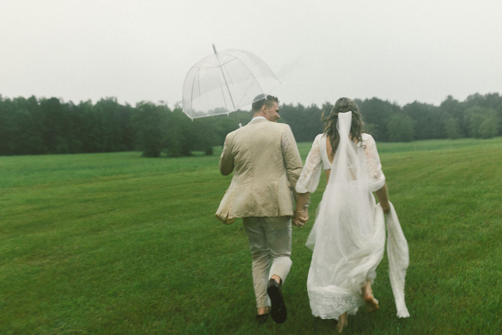 Alabama bride and groom portraits in a thunderstorm