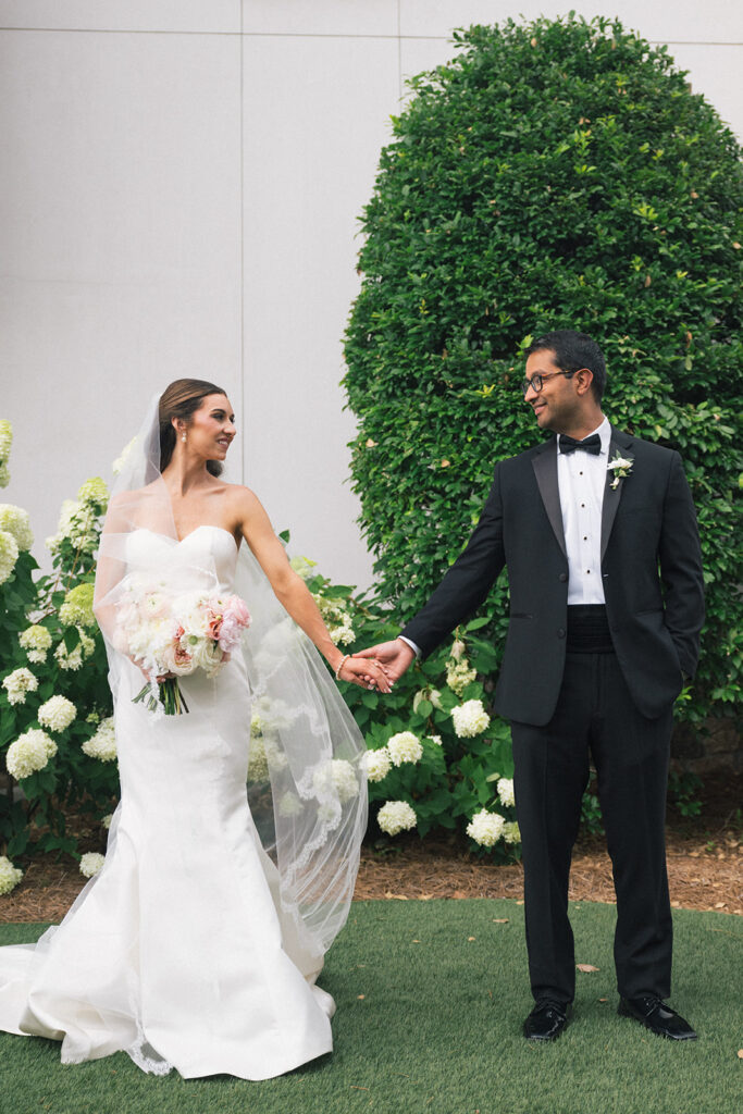 Birmingham, Alabama wedding portraits outside