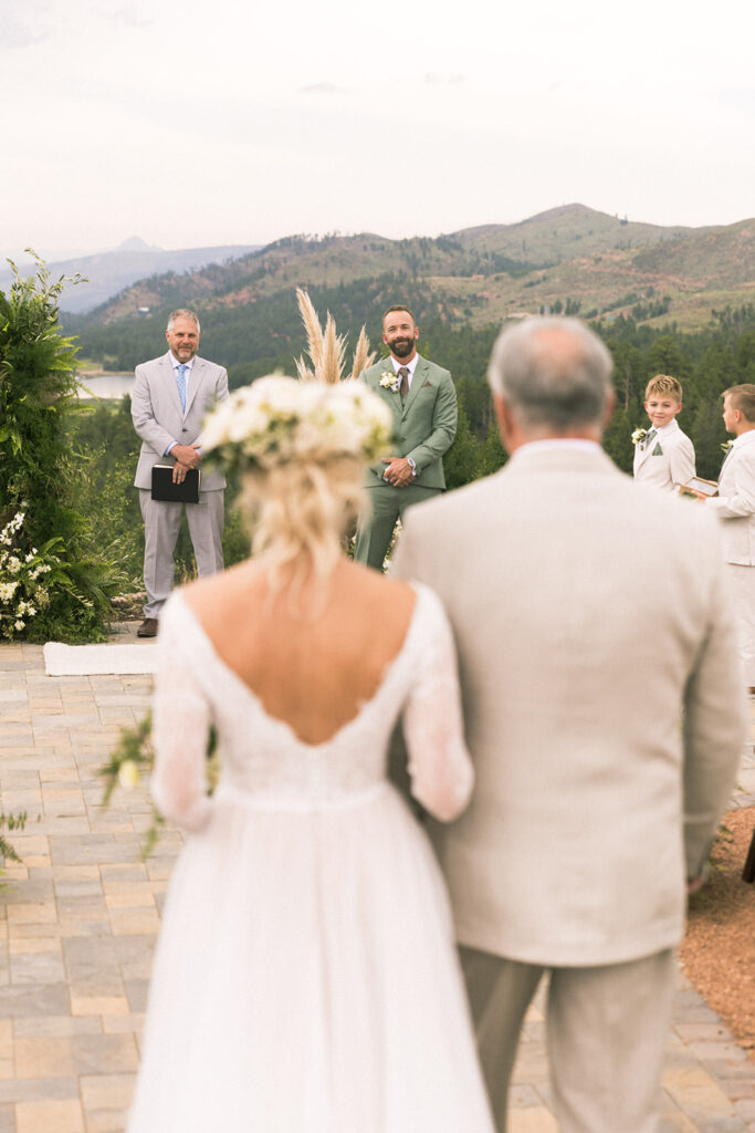 A Pikes Peak Ranch wedding ceremony in Colorado