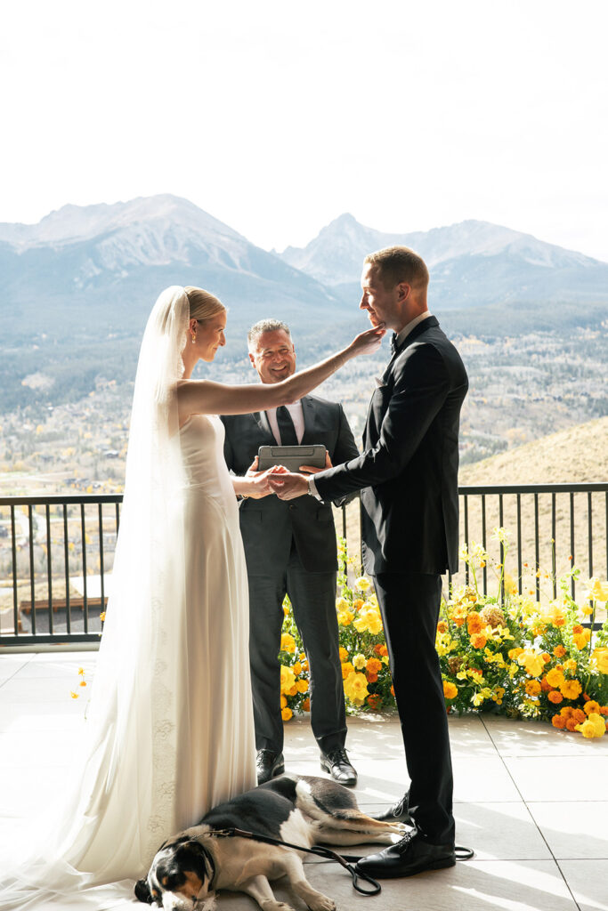 A Silverthorne wedding ceremony with Colorado mountain views